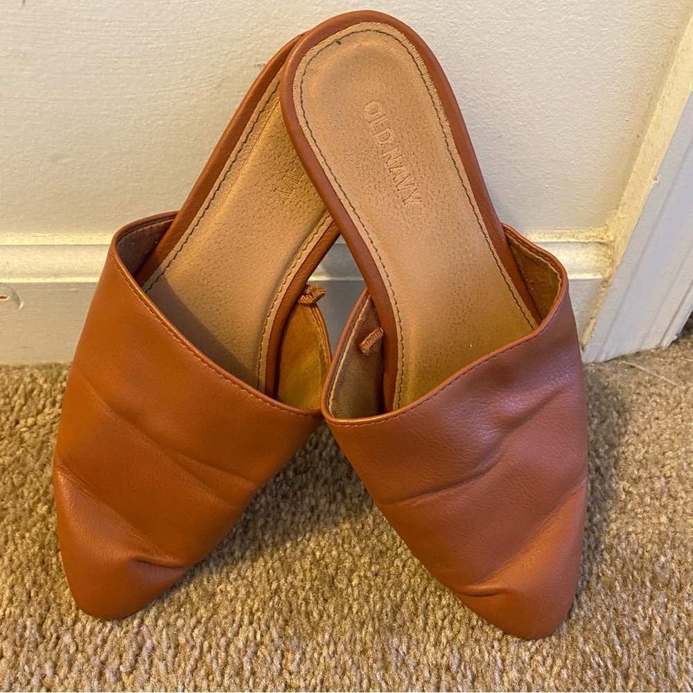 Old Navy Pointed Toe Mule, size 6